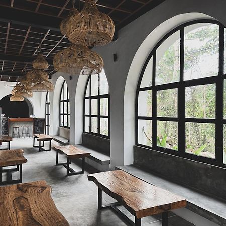 Nuansa Penida Hostel Toyapakeh Экстерьер фото